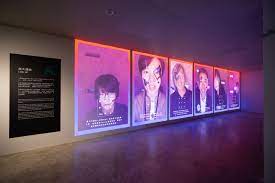 2020台灣設計展現場重點直擊 一起穿越有如駭客任務般0與1的數據流動牆河 看見設計與科技的連結 mot times 明日誌 flat screen display