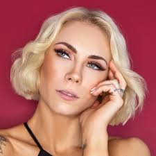 B E K Y H U M P H R E Y S