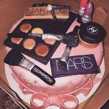 Design 22nd Birthday Cake For Boyfriend Pin By Cassidy Englert On C E L E B R A T E Makeup Birthday Cakes 22nd Birthday Cakes 19th Birthday Cakes