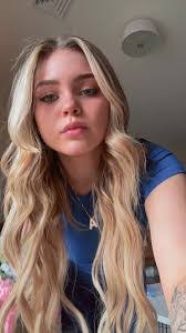 Amanda Heidrich's Instagram, Twitter & Facebook