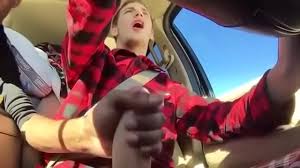 Paja en carro con amigo - XNXX.COM