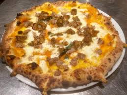 Consiglio la pizza tartufo e porcini favolosa!!! Pizza Con Crema Di Zucca Picture Of Regina Sofia Bologna Tripadvisor