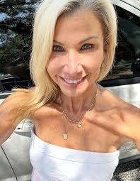 Dimensional beige blonde with soft layers 🤍