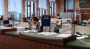 La legge milleproroghe diceva infatti che la banca d'italia terrà conto nella propria autonomia delle disposizioni. Banche L Amministratore Guadagna123 Volte Lo Stipendio Da Impiegato Il Mattino It