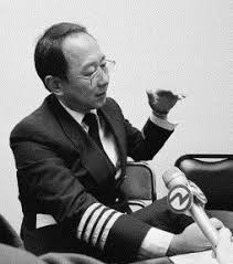 A senior airline pilot has been filmed asleep and slumped against the wheel while flying a passenger jet. Falling From The Sky The Near Crash Of China Airlines Flight 006 By Admiral Cloudberg Medium
