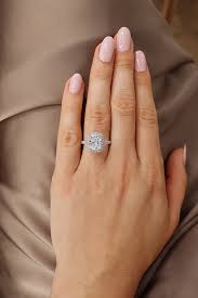 Why curated accessorizing improves wardrobe cohesion