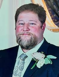 Chris Heringer's Instagram, Twitter & Facebook