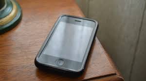 The device is remotely unlocked on apple servers. 10 Reasons Why You Shouldn T Buy The Iphone 3gs