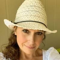 Ann Jester's Instagram, Twitter & Facebook