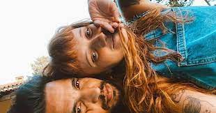 A tatuadora escolhida é sofia dinis, que já tinha tatuado carolina anteriormente. 3srmvdof8v74 M