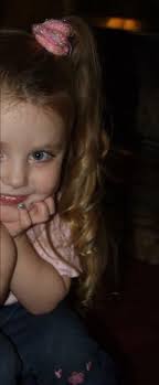 Hey ladies🙋🏻‍♀️ I need some advice for my curly hair. As a kid my hair  was like ringlets, as I got older it became frizzy as I wasn't sure how to  look