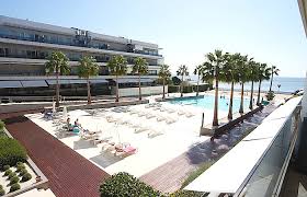 Sono spaziosi, luminosi, confortevoli e tranquilli e contano con i migliori servizi: Nuovo Appartamento Di Lusso A Playa D En Bossa In Vendita