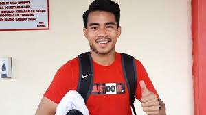 Sebab sang pemain dikabarkan akan segera berlabuh ke salah satu klub di thailand. Cerita Nurhidayat Haji Haris Pulang Kampung Kembali Memperkuat Psm Makassar Warta Kota