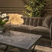 The showroom @ furniture row is a business providing services in the field of furniture stores. The Showroom At Furniture Row 63 Visitantes