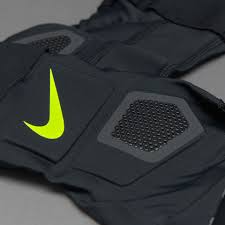 Protège-chevilles Nike Hyperstrong Strike - accessoires de football - noir  - noir - volt | Pro:Direct Soccer