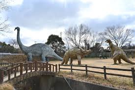 リアルサイズの恐竜がお出迎え！四国も見える森林公園【和歌山市】 - ロカルわかやま-和歌山県