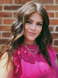 Kerri Montgomery's Instagram, Twitter & Facebook