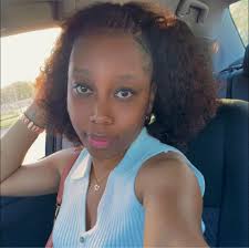 Chunks of Coziness (@liyahslavishlooks) • Facebook