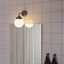 Frihult Wandleuchte Schwarz Ikea Osterreich In 2020 Wandlampe Wandleuchte Messingfarben