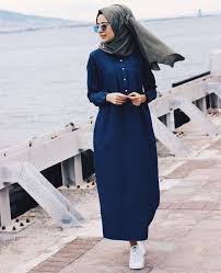 Selain pink, tersedia warna lain seperti hitam, tosca, navi, ungu, kuning, marun dan biru laut. Pin On Model Baju Muslim