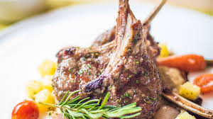 Per chi non lo sapesse mi sto riferendo all'abbacchio alla scottadito, tenere costole di agnello grigliate profumate con aglio tritato, servite. L Arte Culinaria Di Roma L Abbacchio Alla Scottadito E I Segreti Per Una Cottura Perfetta
