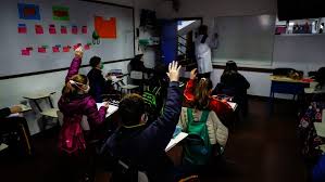 Las clases presenciales estaban programadas para retomarse en agosto. Desafios Y Alternativas Para El Regreso A Clases Presenciales En America Latina Redem