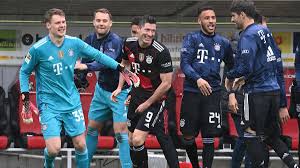 Nur vier minuten nach dem ausgleich steht es 2:1. Mullers Hymne Auf Gerd Muller Und Das Verruckte Bei Lewandowski Kicker