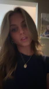 Elle Mcnabb's Instagram, Twitter & Facebook