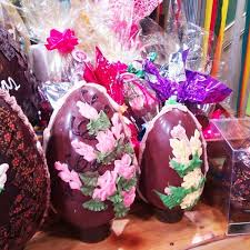 Más cáscaras de huevo talladas. Huevos De Pascua Cocineros Argentinos