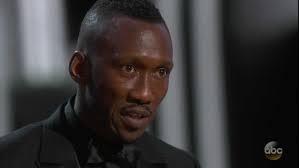 In acceptance speech, actor thanks wife, who gave birth days earlier