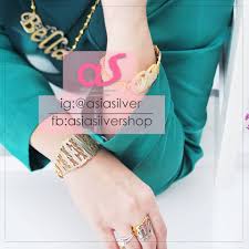 Perhatikan bahwa instrumen emas dan saham itu berkorelasi negatif, artinya ketika indeks saham sedang turun, disitulah harga emas sedang mengalami kenaikan. Cincin Ukir Nama Murah Dari Asiasilver Kelantan Zaza Iman Lifestyle Blogger