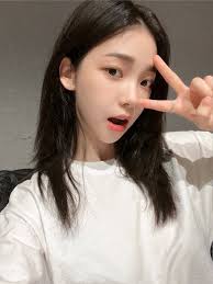 Aespa's Karina Stuns With New Short Haircut, Proving She Can Make Every  Look An Iconic One