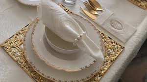 Yemek alanı ile uygun stil ve tarzı yakalayan masa örtüsü tercih edebilirsiniz. Aksam Yemegi Masa Duzeni Hazirligim Masa Duzeni Sofra Duzeni Sofra Sunumum Youtube