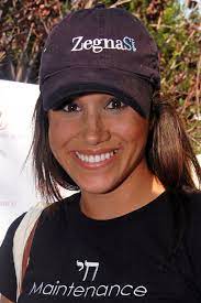 Blowing out the 40 ­candles on her birthday cake on wednesday, meghan markle will. Die Beauty Transformation Von Meghan Markle Gala De