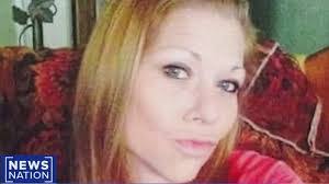 Julia Bean's Instagram, Twitter & Facebook