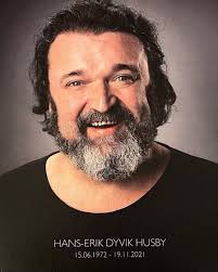 We, the family and Hank's closest friends would like to send a worldwide  thank you for all your comments, condolences and love. The Emperor of  Darkness descended back to the underwörld today