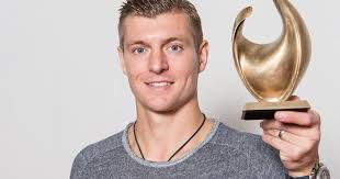 Born 4 january 1990) is a german professional footballer who plays as a midfielder for la liga club real madrid and the germany national team. 10 Fakten Uber Toni Kroos