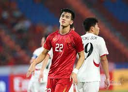 Nhìn lại hành trình đã qua của u23 việt nam tại vòng chung kết u23 châu á, cầu thủ sinh năm 1997 khẳng định tất cả các đội bóng trong cùng bảng đấu đều mang đến một sức mạnh riêng và đồng đều với nhau. Quang Háº£i Tiáº¿n Linh Noi Gi U23 Viá»‡t Nam Bá»‹ Loáº¡i Sá»›m U23 Chau A Vietnamnet