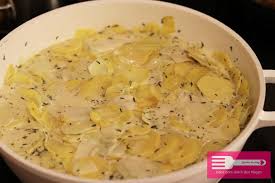Hier trifft milder kohlrabi auf kartoffeln, badet in einer super cremigen sauce und wird mit käse überbacken. Kartoffel Kohlrabi Hack Gratin Sandras Kochblog