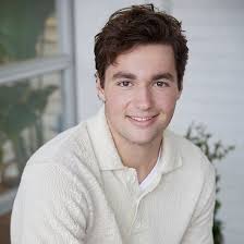 Did someone say new bookings??? Because if so, Chloe booked a print job!  Model: ➡ CHLOE OPFERMAN