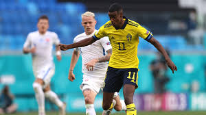 Borussia dortmund hat sich die dienste des von vielen klubs umworbenen alexander isak gesichert. Exceptional Talent Arsenal And Liverpool Linked Isak Is The Star Of The Show As Sweden Beat Slovakia Goal Com