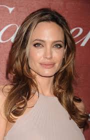 E angelina jolie era la presentatrice. Speaking Of New Hair Colors What Do You Think Of Angelina Jolie S Lighter Hue Glamour