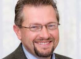 Who earns the top city salaries in Danbury?