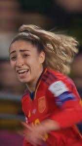 Sydney Schneider's Instagram, Twitter & Facebook