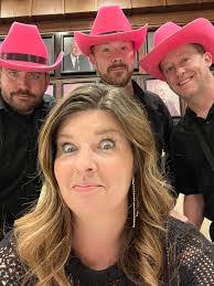 Jeannette Day's Instagram, Twitter & Facebook