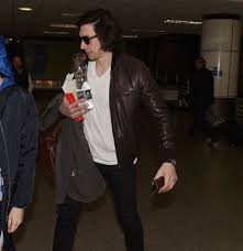 Adam douglas driver (born november 19, 1983) is an american actor. How Star Wars Actors React To Paparazzi Album On Imgur