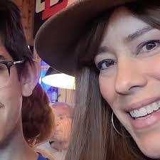 Cynthia Saenz's Instagram, Twitter & Facebook