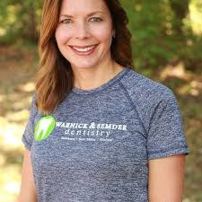 Melissa Warnick's Instagram, Twitter & Facebook