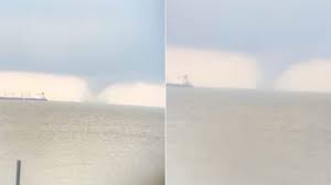 O TornadÄƒ UriaÈ™Äƒ A Fost SurprinsÄƒ La Marea NeagrÄƒ In Ucraina