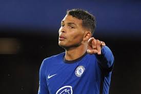 For most in his profession, that would be another signal that maybe it's time to start thinking about hanging up their boots, if not already. Jadi Kambing Hitam Semasa Di Psg Thiago Silva Lega Juara Bareng Chelsea Halaman All Kompas Com